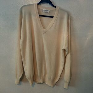 Vintage Cream V neck Cashmere Sweater L